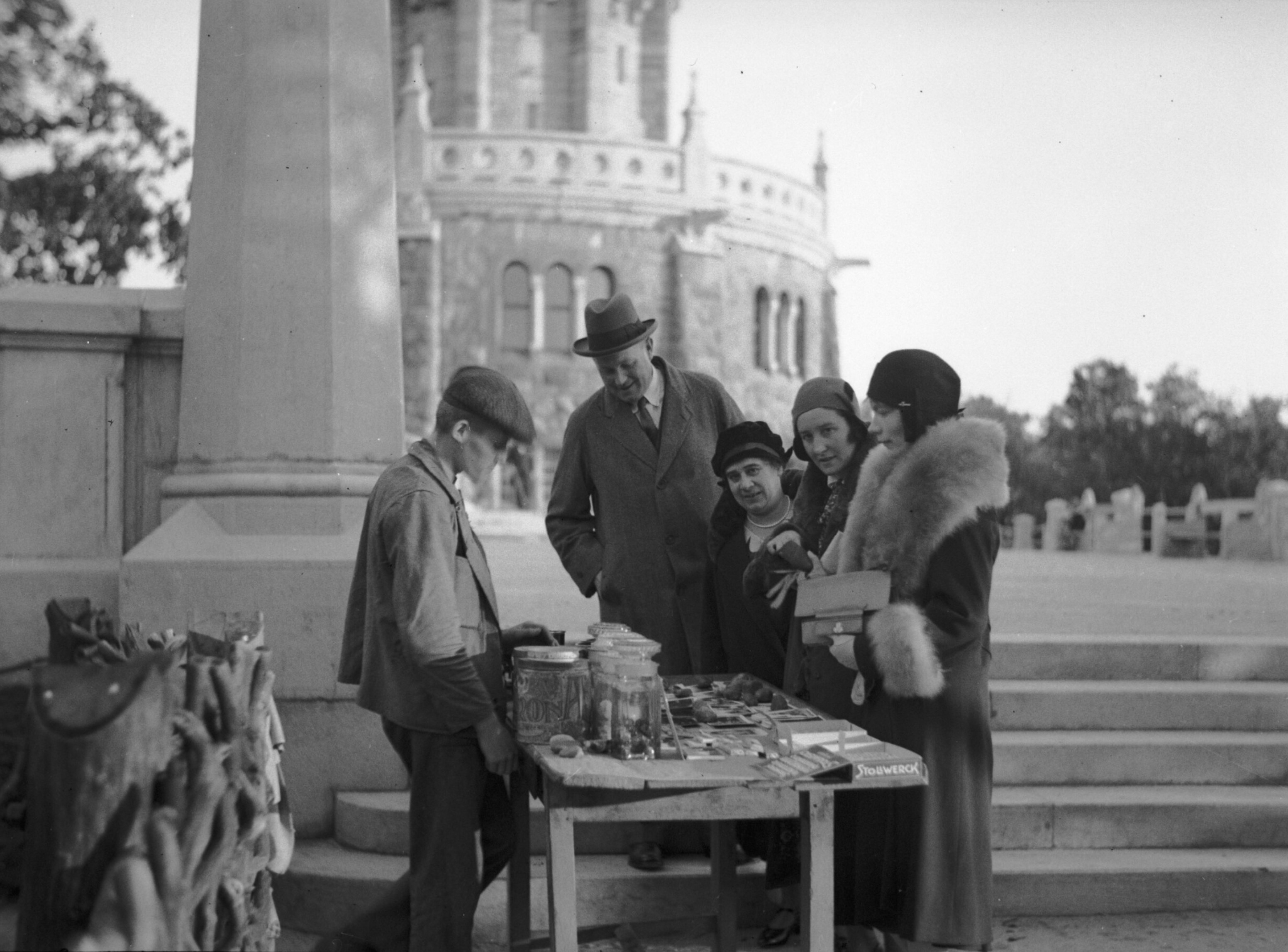 Straßenszene in Budapest 1930