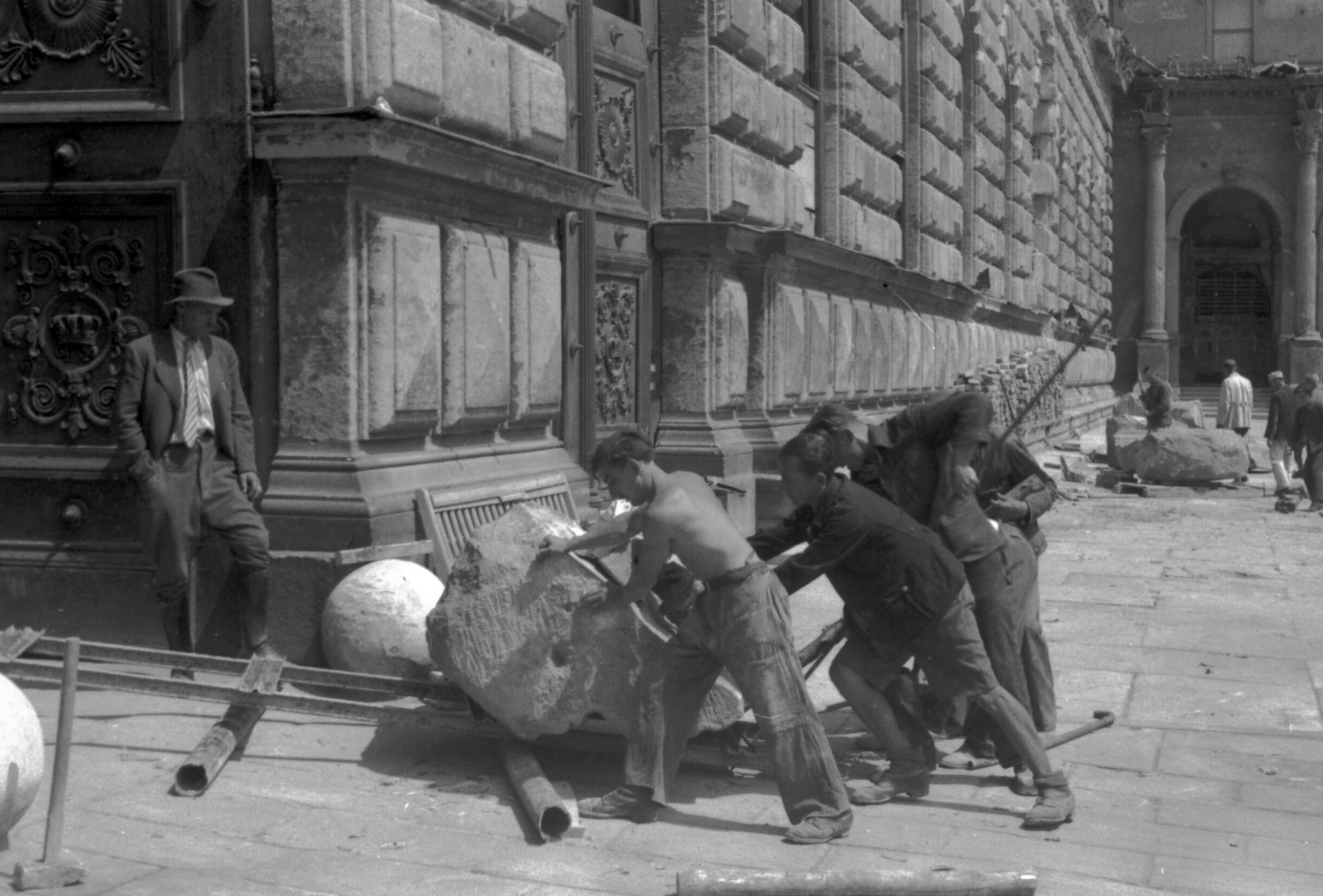 München Residenz Wiederaufbau 1945