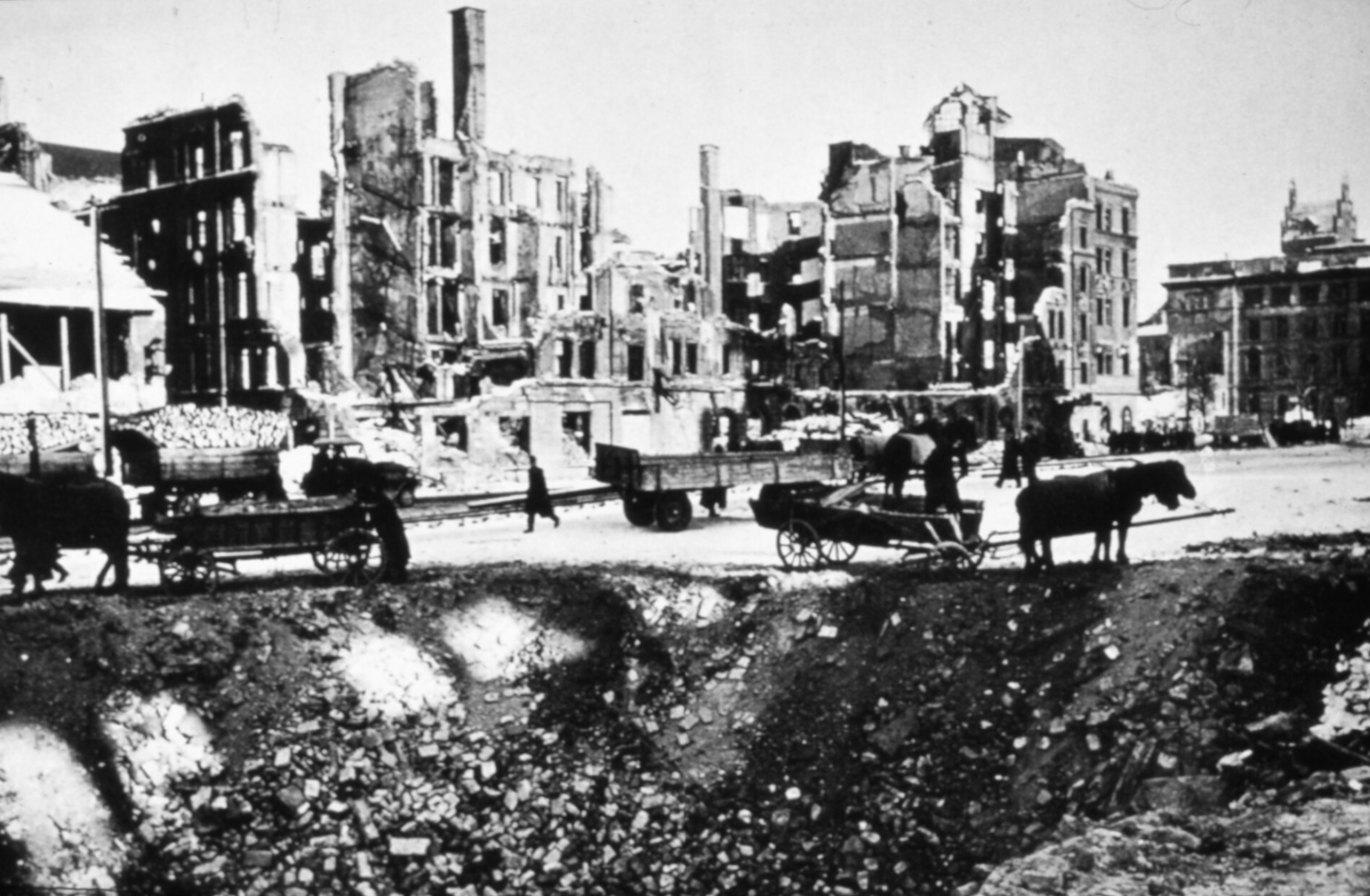 Bombenkrater München 1944