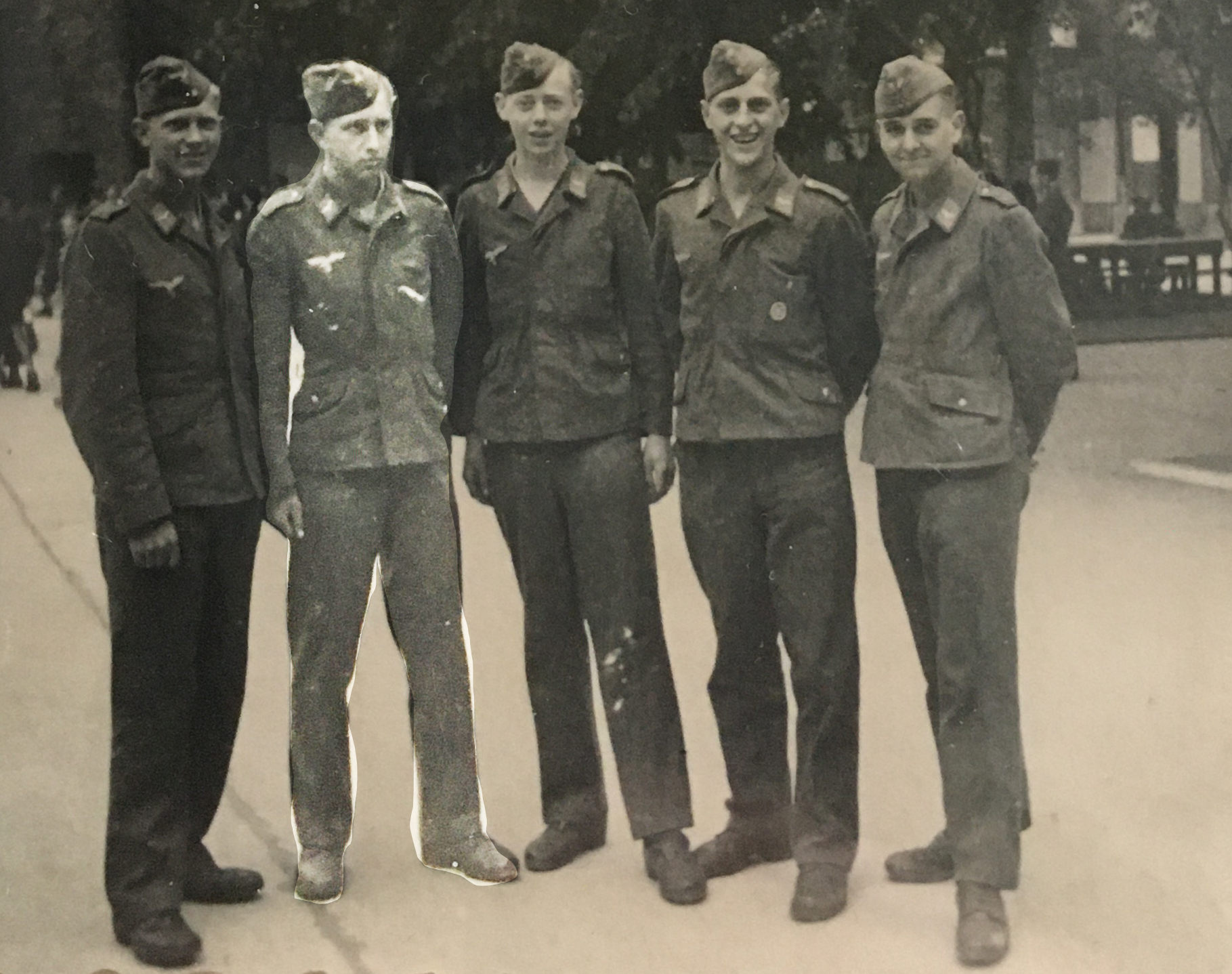 Franz Bartosik 1943 mit seinen Kameraden in der Ausbildung zum Fallschirmjäger