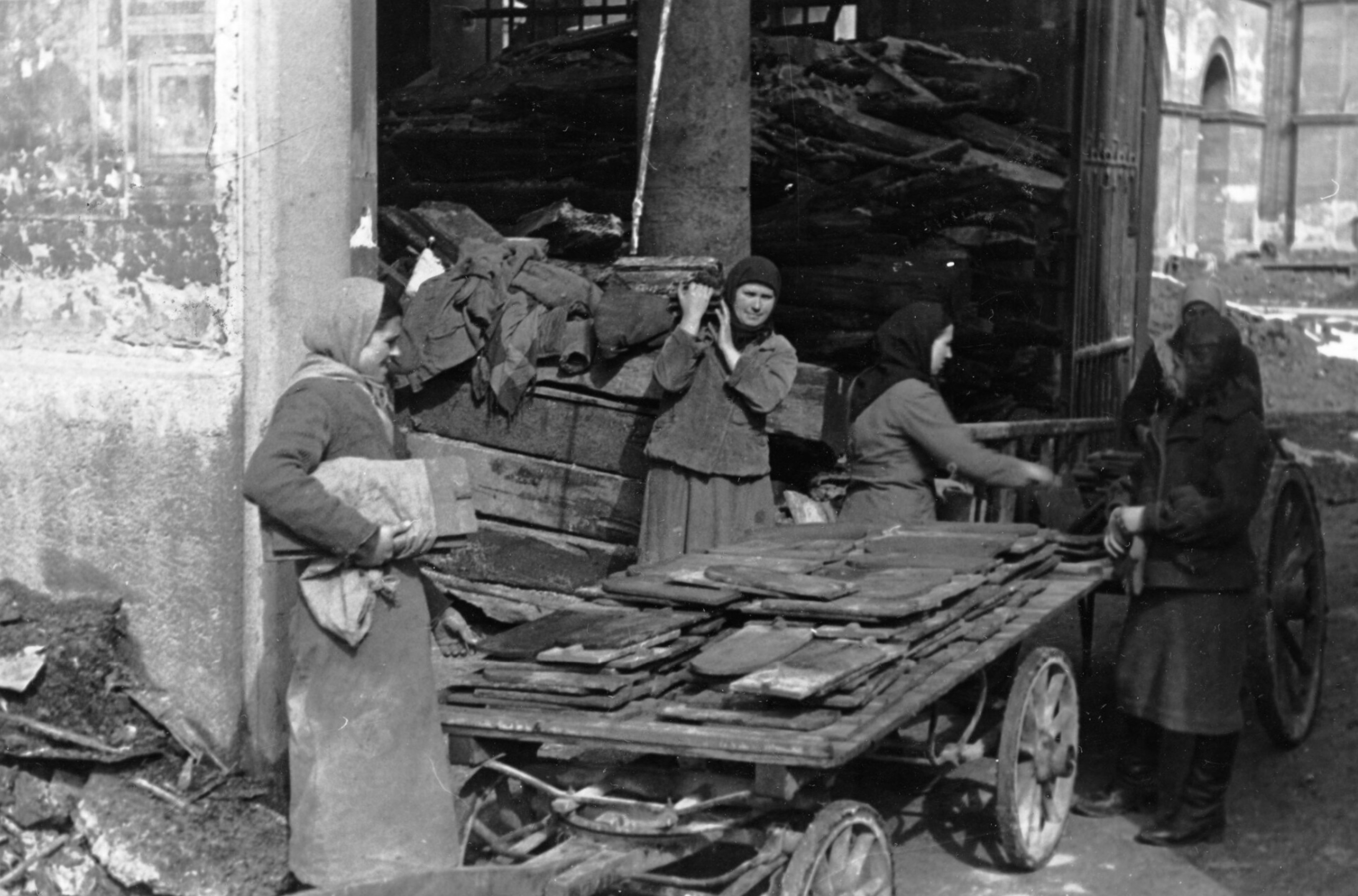 Zwangsarbeit München, Residenz 1945 © Bayerische Staatsbibliothek