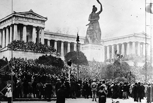 Novemberrevolution in München vor der Bavaria
