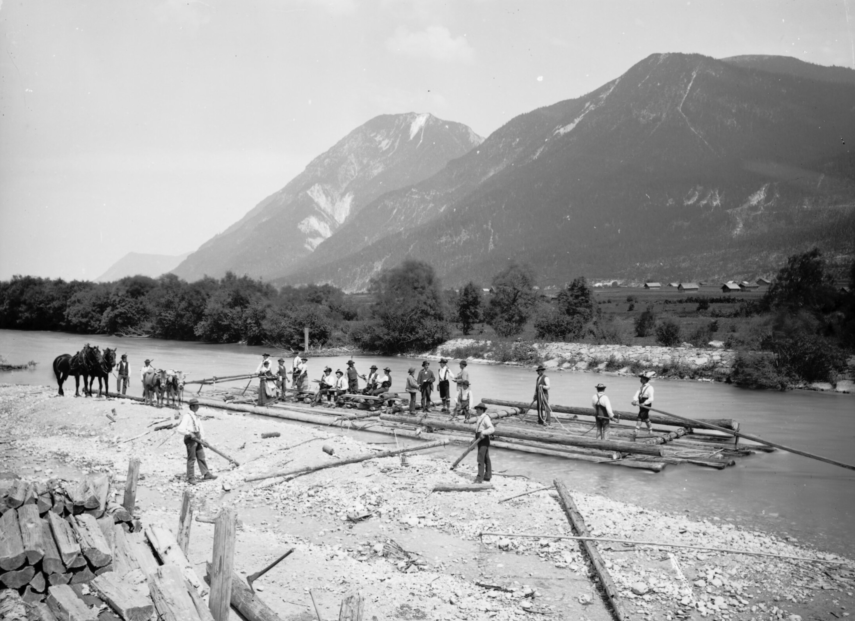 Floßbau an der Loisach um 1900