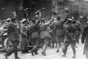 Straßendemo in der Weimarer Republik © Bayerische Staatsbibliothek