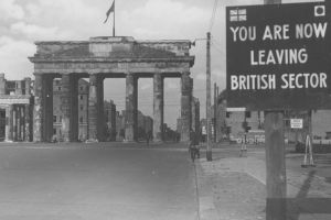 Brandenburger Tor 1950 © Bayerische Staatsbibliothek