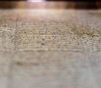 Foto einer Replik der Magna Carta