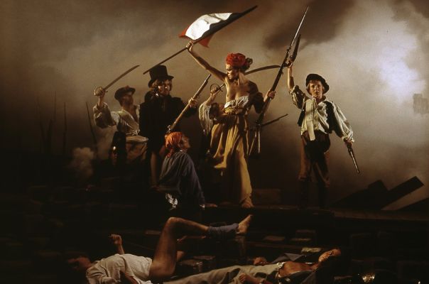 Nachstellung des Bildes Freiheit für das Volk von Delacroix © Bayerischen Staatsbibliothek