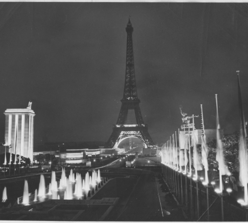 Ansicht des Eiffelturms und des Champs de Mars