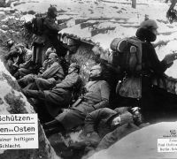 Soldaten im Schützengraben © Alfred Kühlewindt/Bayerische Staatsbibliothek