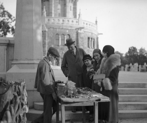 Straßenszene in Budapest 1930