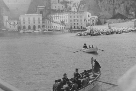 Bote auf einem Fluss.