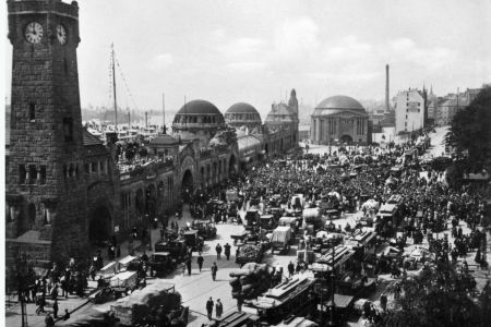 Landungsbr&uuml;cken