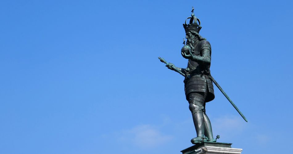 Statue von Karl dem Großen in Aachen © Adobe Stock