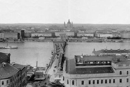 Kettenbrücke/Parlament