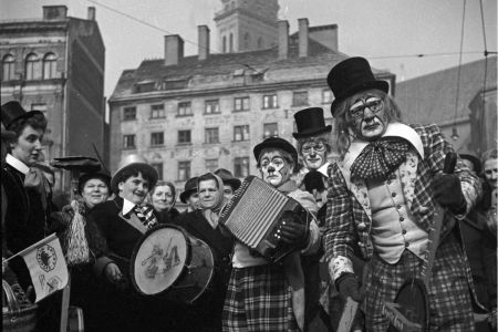 Clowns am Viktualienmarkt 1953