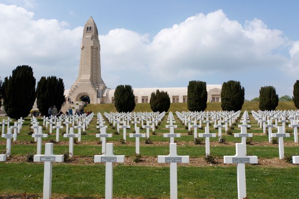 Kriegerdenkmal Verdun © Adobe Stock