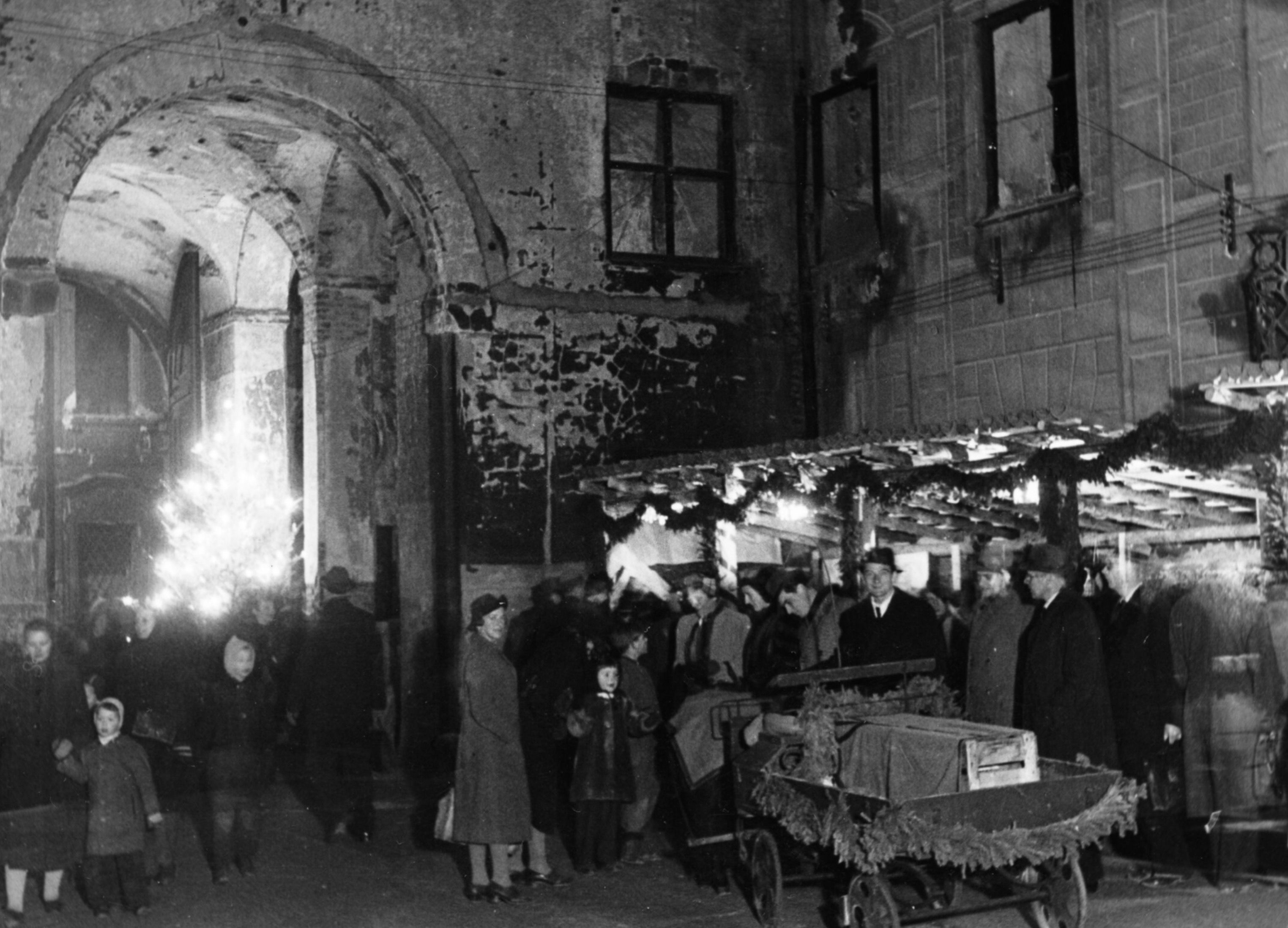 Weihnachtsmarkt München 1947© Bayerische Staatsbibliothek