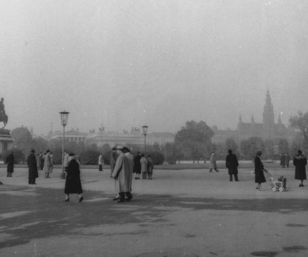 Heldenplatz Wien 1955