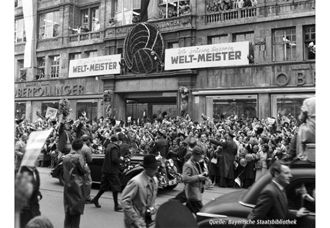 Foto vom Empfang der Fußball-Weltmeister von 1954 in München