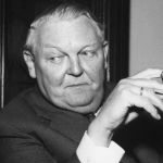 Foto von Ludwig Erhard, mit Zigarre in der Hand © Bildarchiv der Bayerischen Staatsbibliothek/ Felicitas Timpe