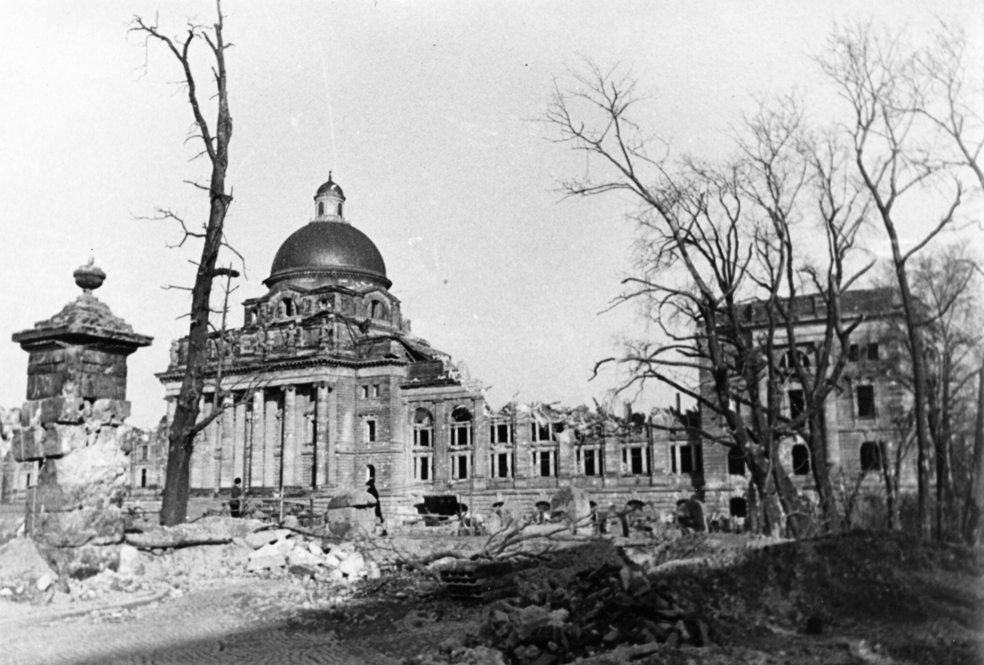 München Hofgarten 1945 © Bayerische Staatsbibliothek