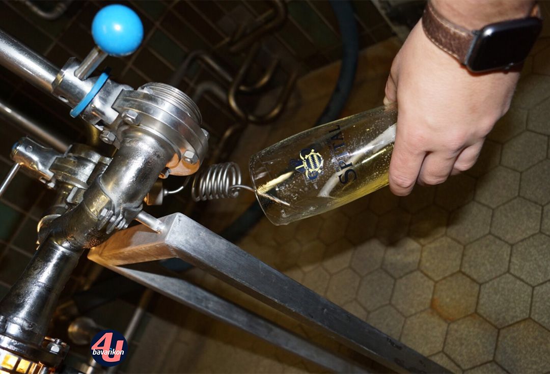 Jungbier wird gezapft © KulturErben