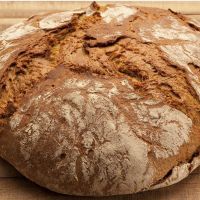 Knuspriger Laib Brot