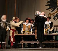 Szene aus dem Bühnenstück der Meistertrunk