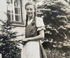 Johanna 1940 auf einem Schulfoto