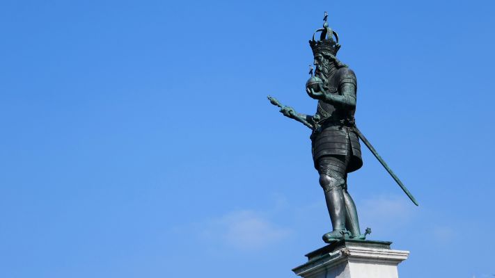 Statue von Karl dem Großen in Aachen © Adobe Stock