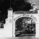 Foto des Eingangs des Bürgerbräukellers in München © Bildarchiv der Bayerischen Staatsbibliothek