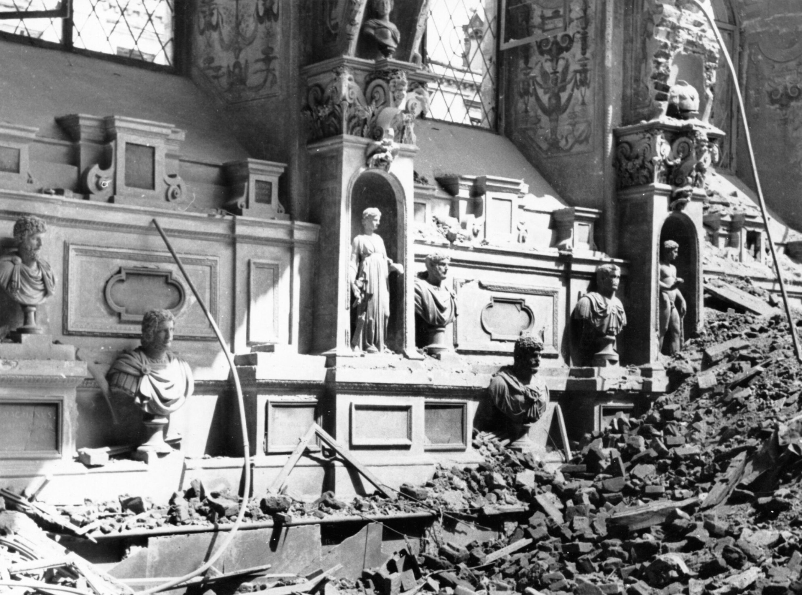 Aquarium Residenz München 1944